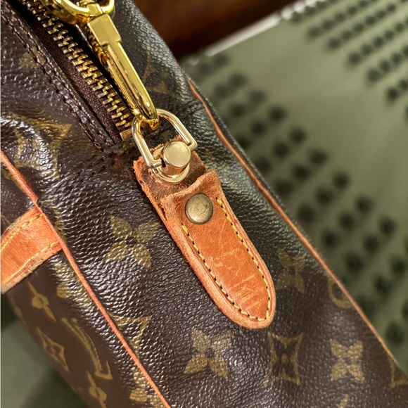 Louis Vuitton Dunube Crossbody - Picture 7 of 14